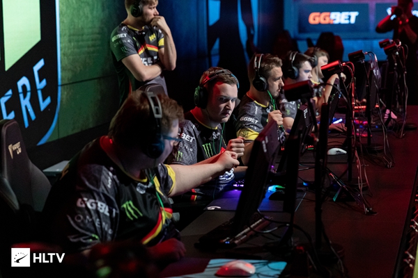 坚持本身就 坚持本身就