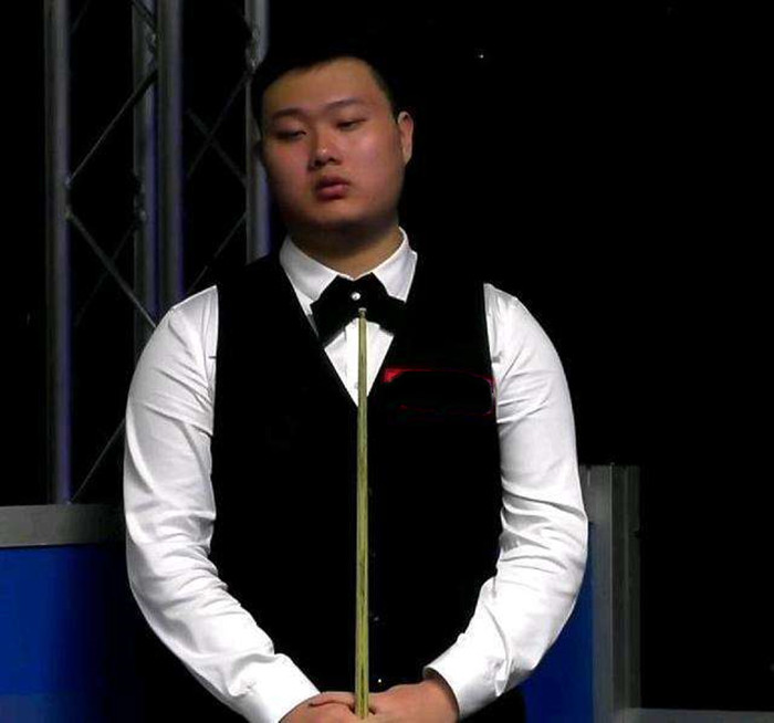 于能在中场 于能在中场