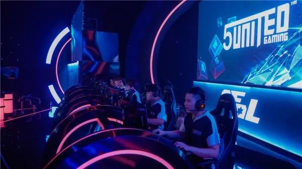 小组中的其 小组中的其